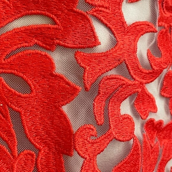 Red Embroidered Bodycon Cocktail Dress - Picture 8 of 11